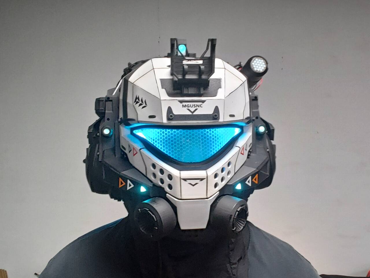 Titanfall 2 Pulse Blade Pilot Helmet – Life-Size Wearable Replica, Cosplay Helmet, Collectible Gaming Display Prop for Fans