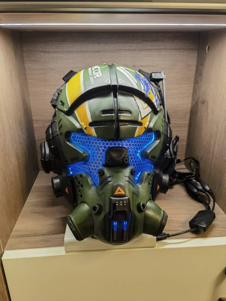 Titanfall 2 Jack Cooper Pilot Helmet – Life-Size Wearable Replica, Cosplay Helmet, Collectible Gaming Display Prop for Fans