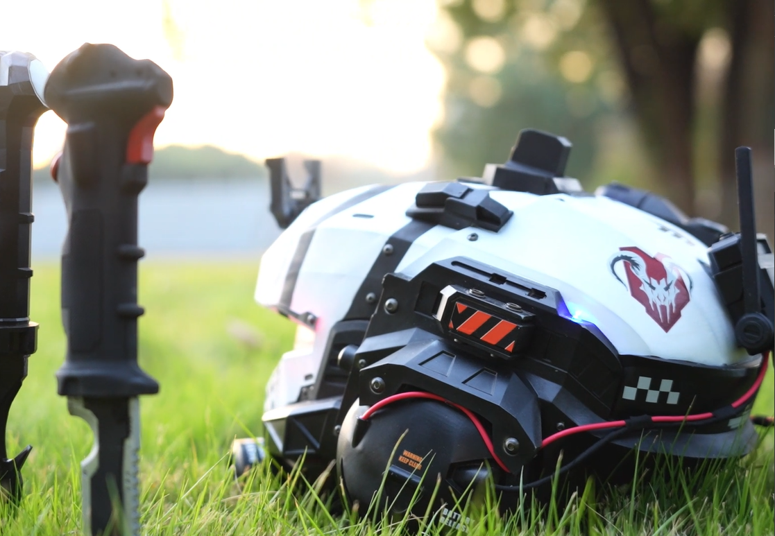 Titanfall 2 Pulse Blade Pilot Helmet – Life-Size Wearable Replica, Cosplay Helmet, Collectible Gaming Display Prop for Fans