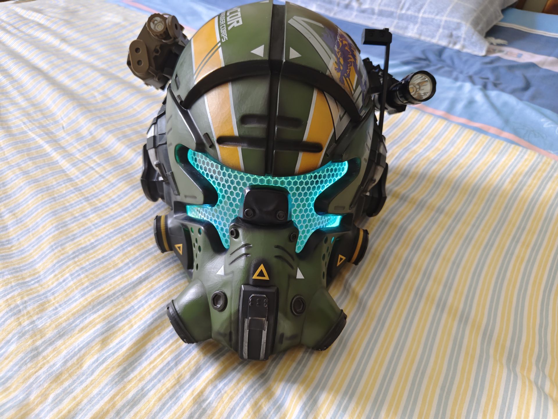 Titanfall 2 Jack Cooper Pilot Helmet – Life-Size Wearable Replica, Cosplay Helmet, Collectible Gaming Display Prop for Fans
