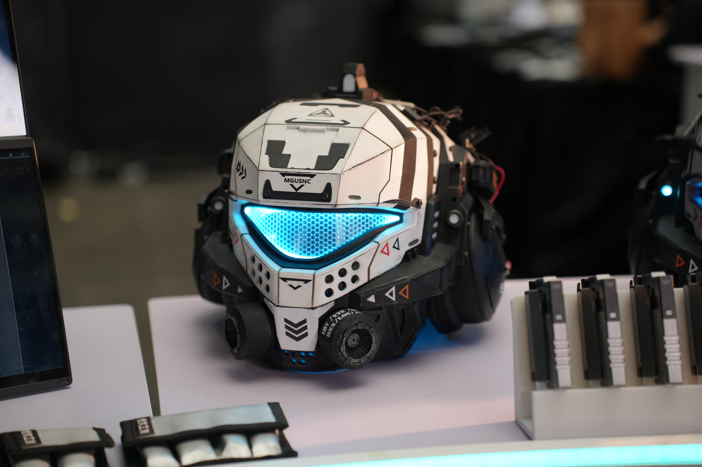 Titanfall 2 Pulse Blade Pilot Helmet – Life-Size Wearable Replica, Cosplay Helmet, Collectible Gaming Display Prop for Fans