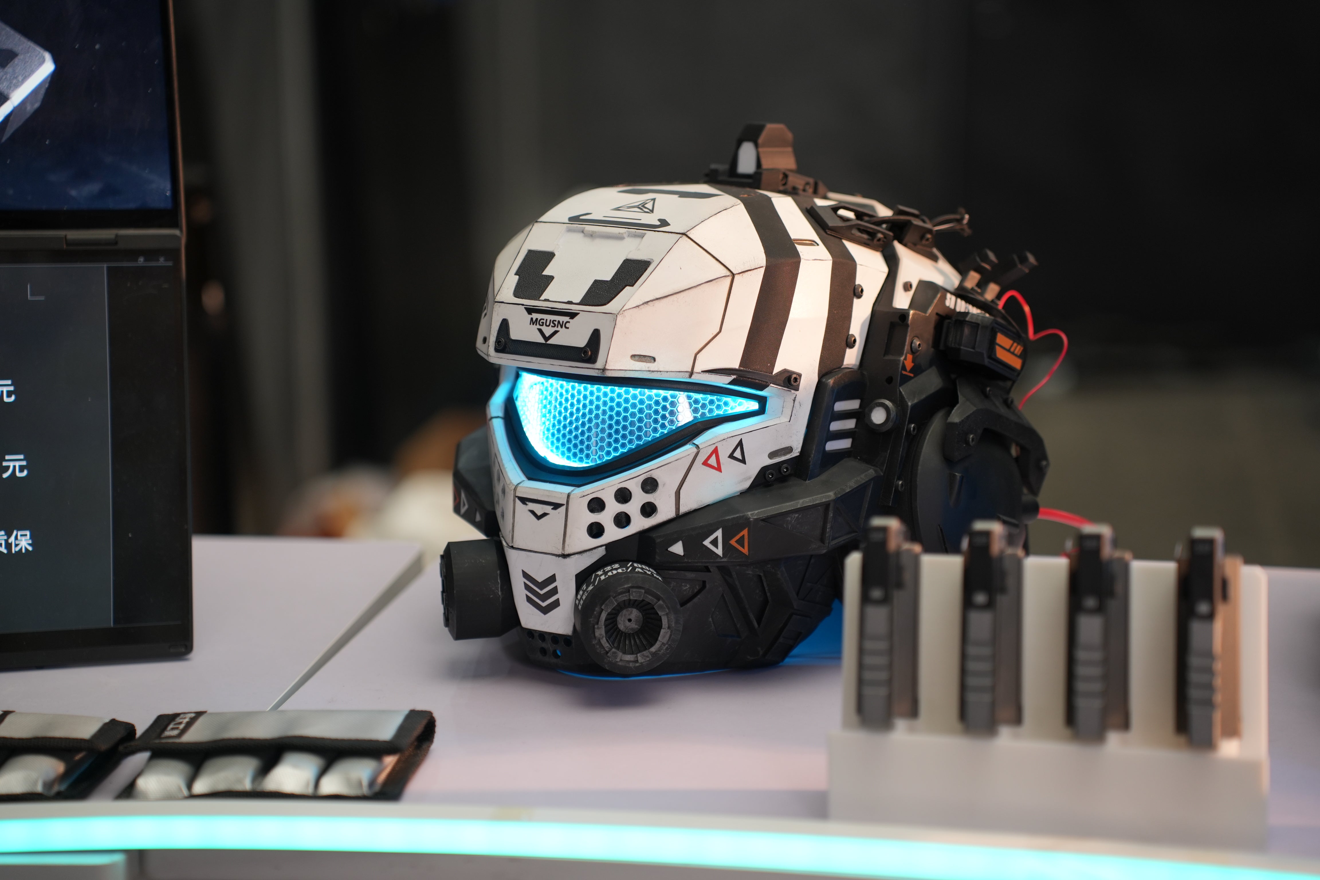 Titanfall 2 Pulse Blade Pilot Helmet – Life-Size Wearable Replica, Cosplay Helmet, Collectible Gaming Display Prop for Fans