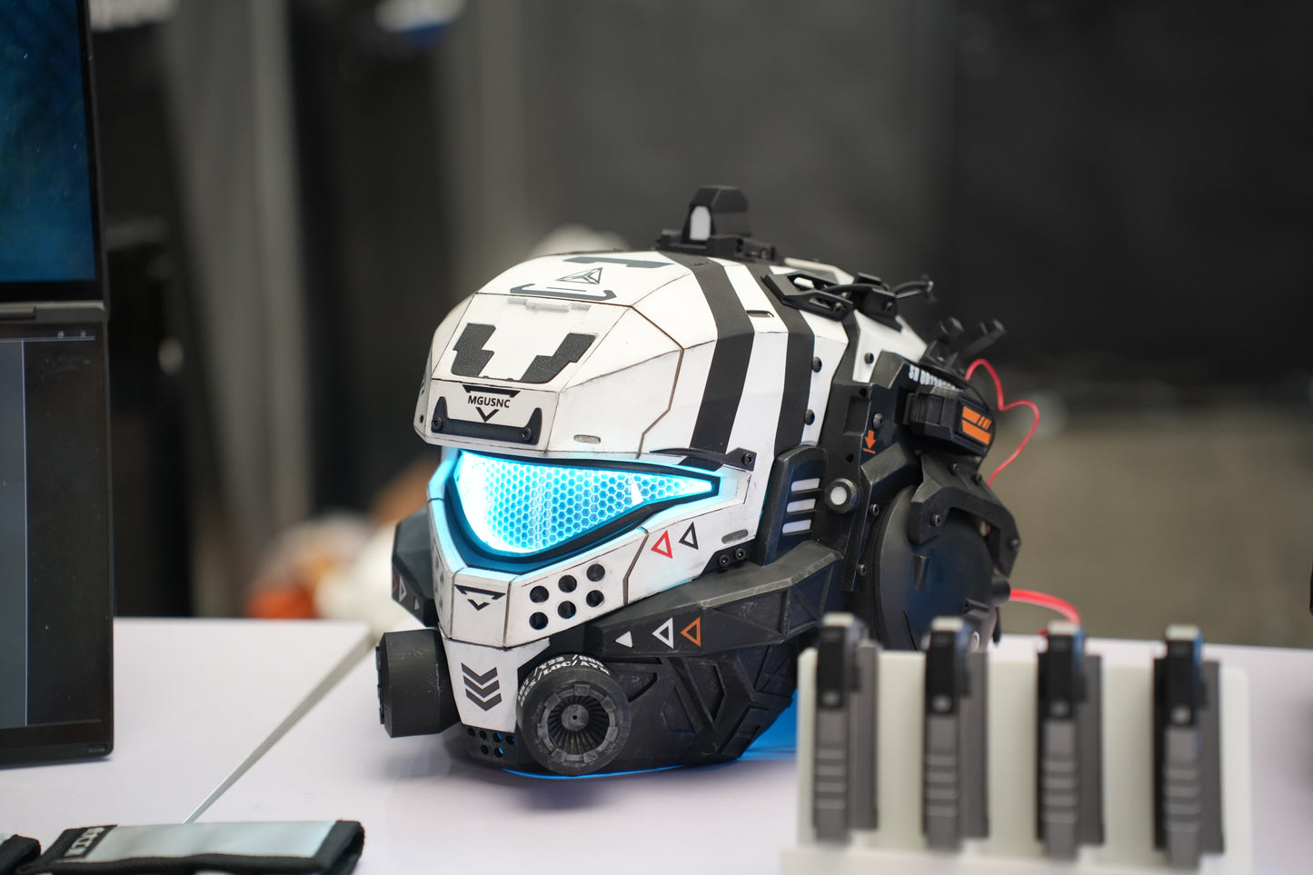 Titanfall 2 Pulse Blade Pilot Helmet – Life-Size Wearable Replica, Cosplay Helmet, Collectible Gaming Display Prop for Fans