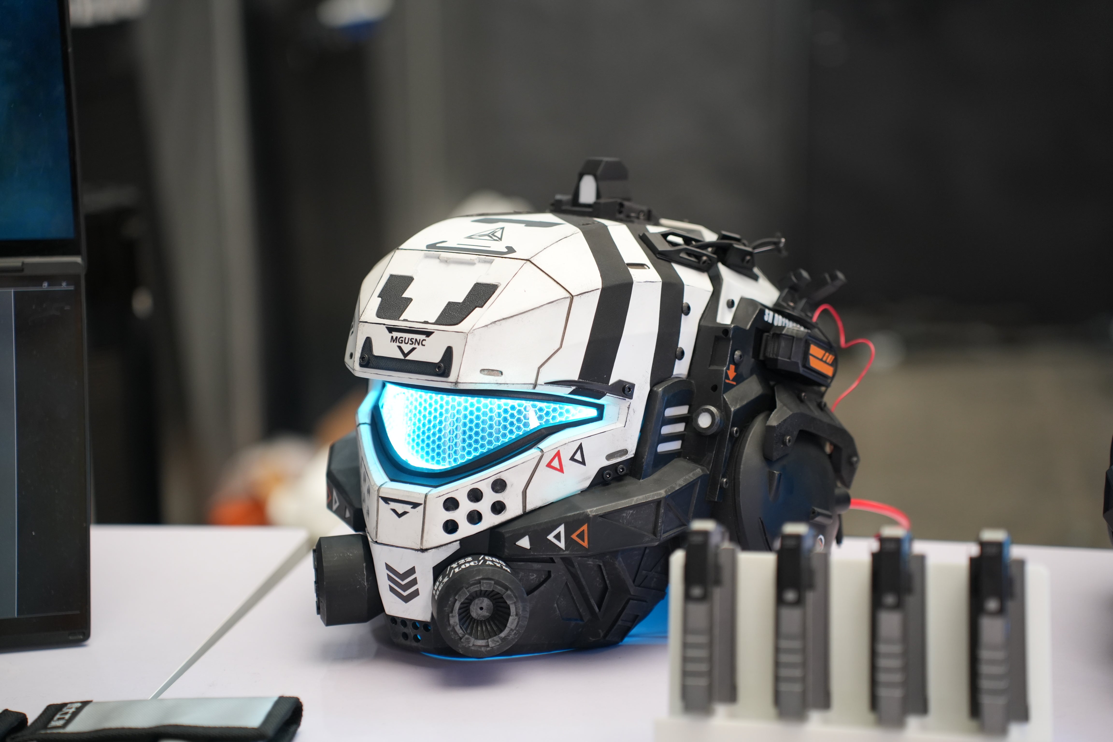 Titanfall 2 Pulse Blade Pilot Helmet – Life-Size Wearable Replica, Cosplay Helmet, Collectible Gaming Display Prop for Fans
