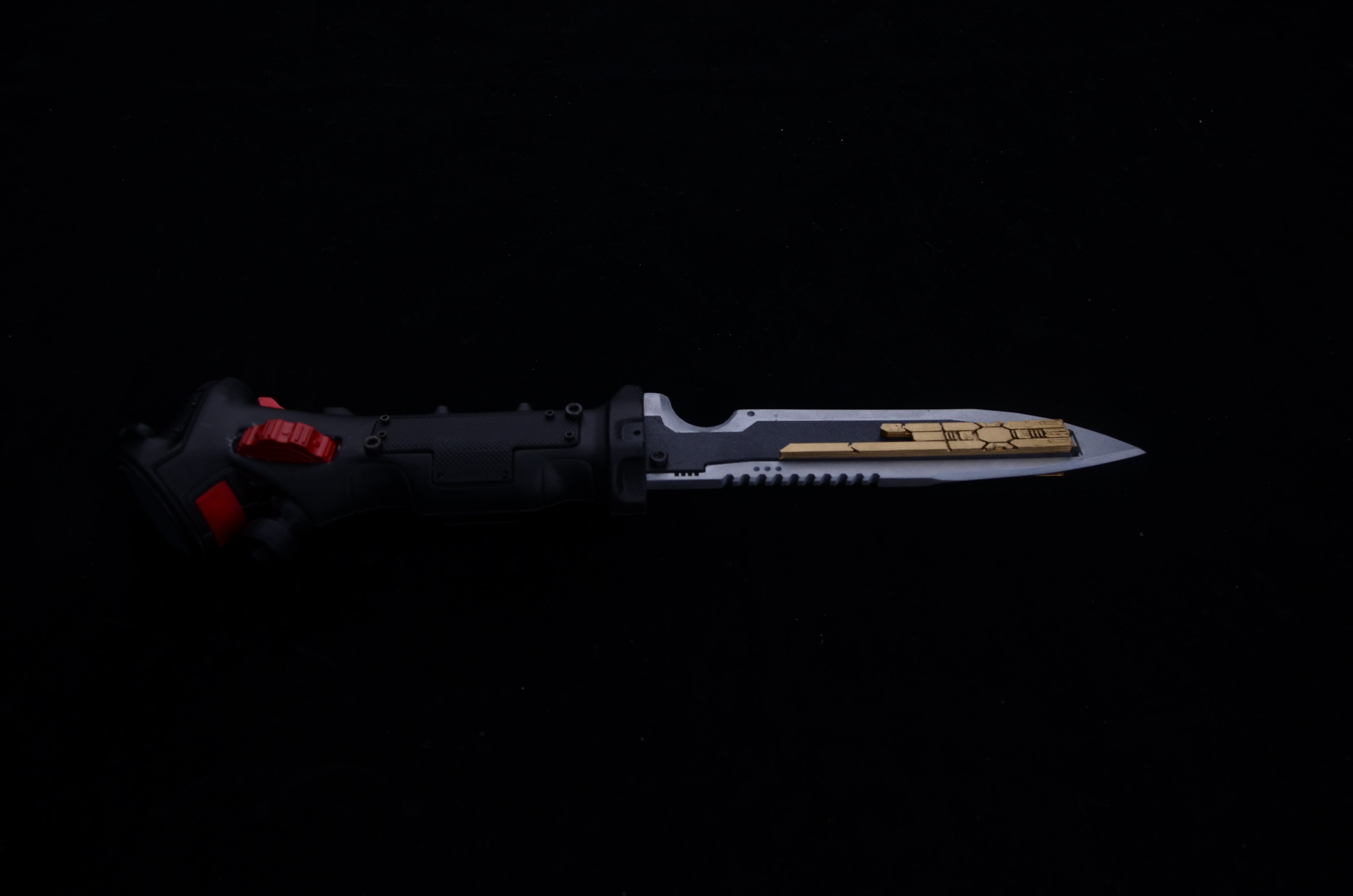 Titanfall 2 Data Knife Replica – Life-Size Full-Scale Prop, Cosplay Accessory, Collectible Gaming Display for Fans