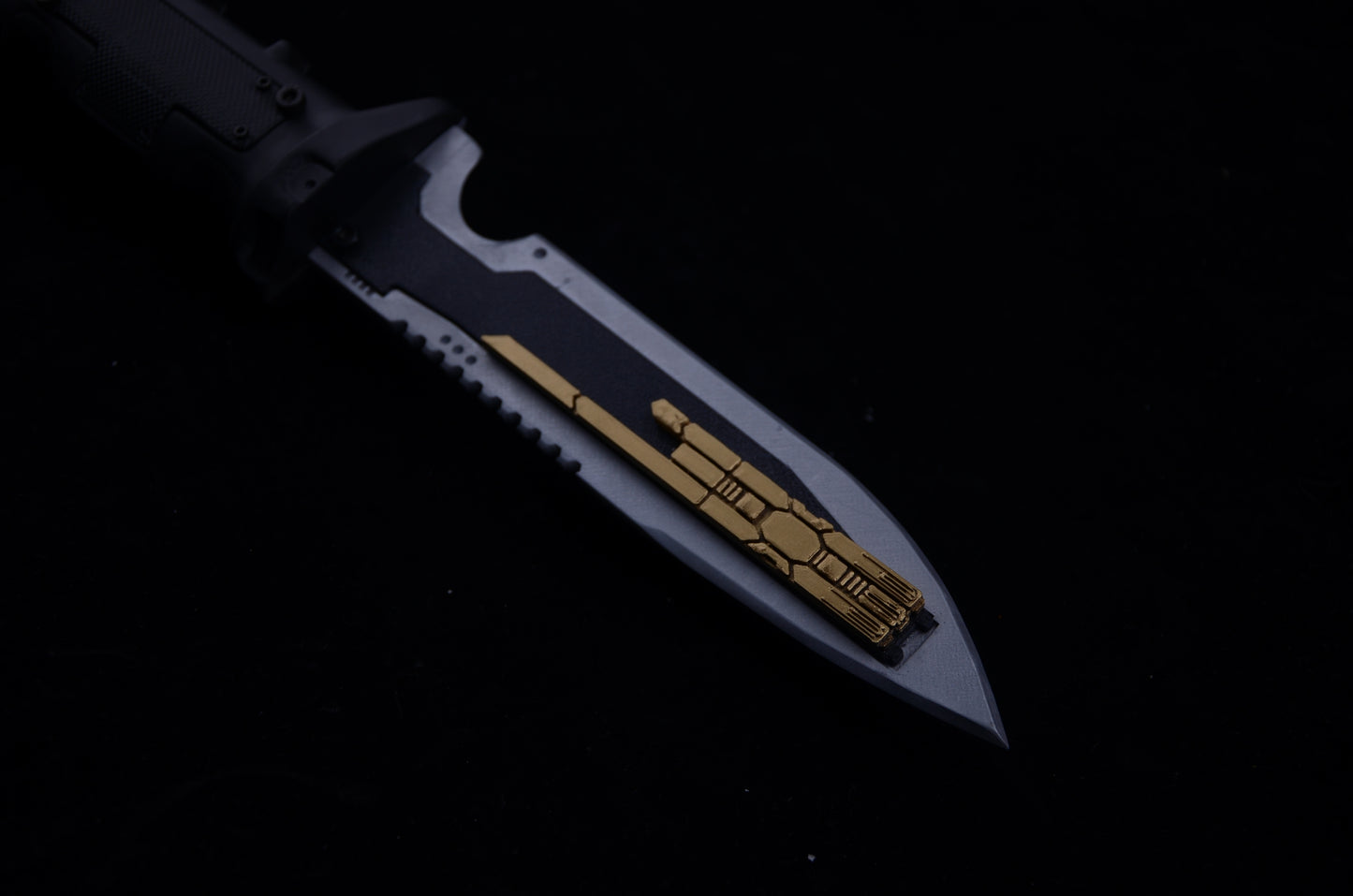 Titanfall 2 Data Knife Replica – Life-Size Full-Scale Prop, Cosplay Accessory, Collectible Gaming Display for Fans