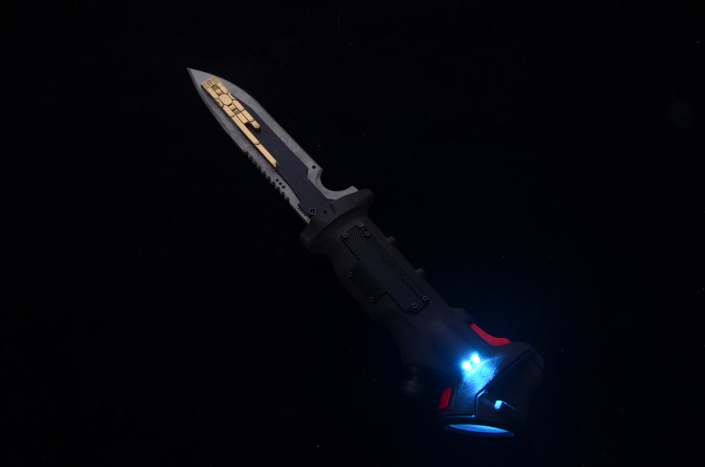 Titanfall 2 Data Knife Replica – Life-Size Full-Scale Prop, Cosplay Accessory, Collectible Gaming Display for Fans