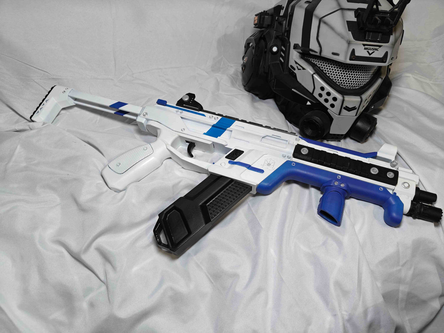 Apex Legends R99 "Blade" Skin Replica Prop – Life-Size SMG Cosplay Weapon, Collectible Display Model for Gamers