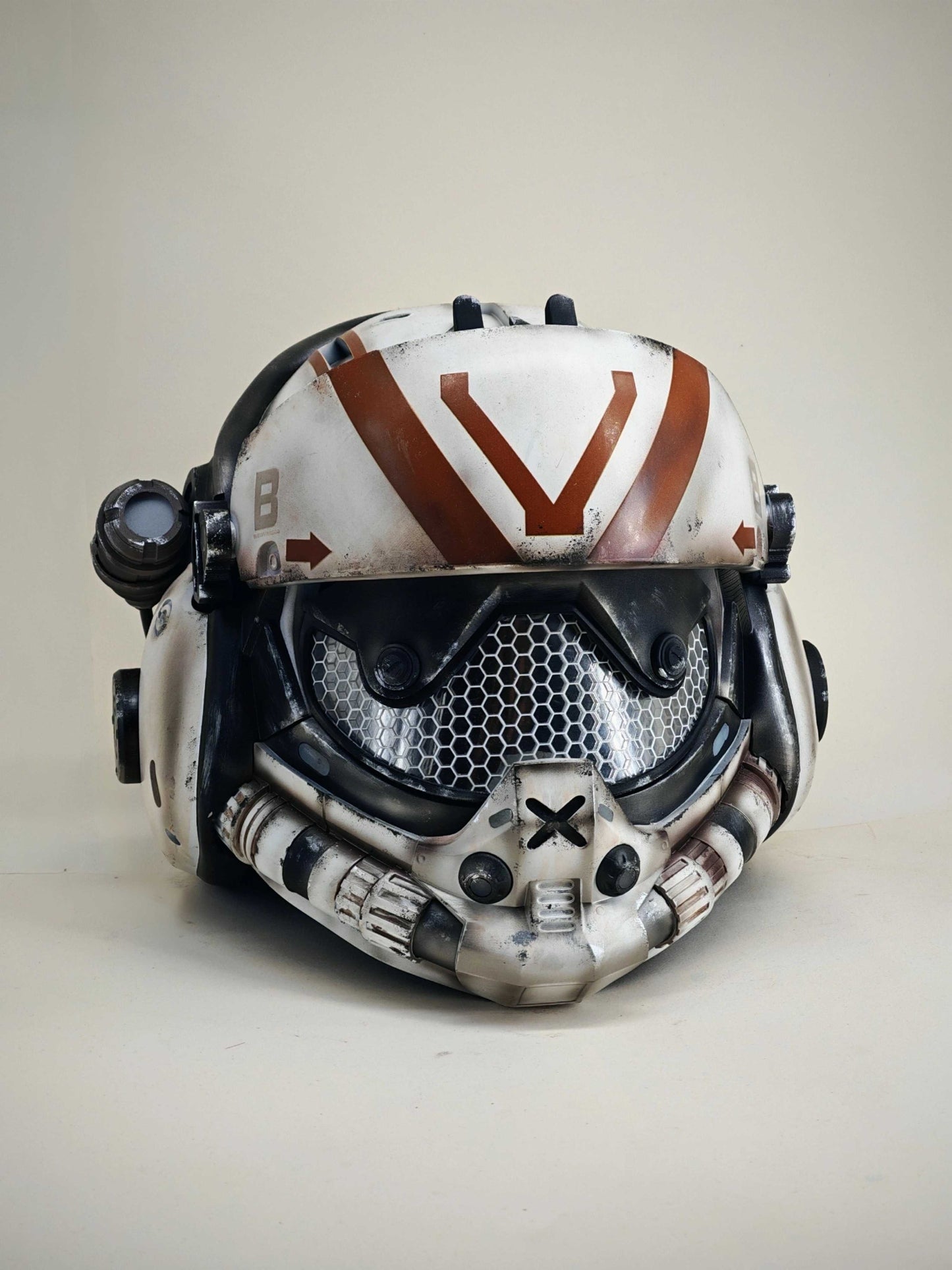 Titanfall 2 Viper Pilot Helmet Replica – Life-Size Cosplay Helmet, Wearable Gaming Display, Exclusive Villain Collectible Prop for Fans