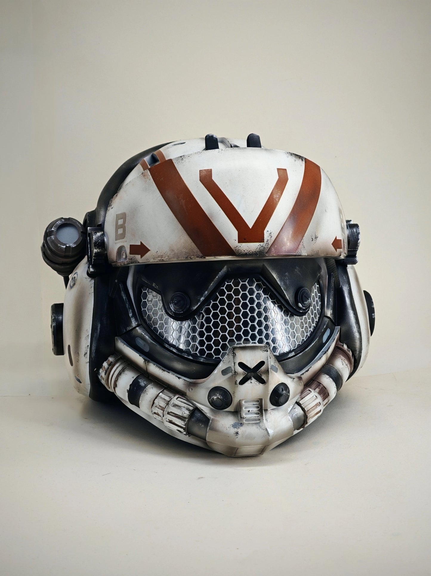Titanfall 2 Viper Pilot Helmet Replica – Life-Size Cosplay Helmet, Wearable Gaming Display, Exclusive Villain Collectible Prop for Fans