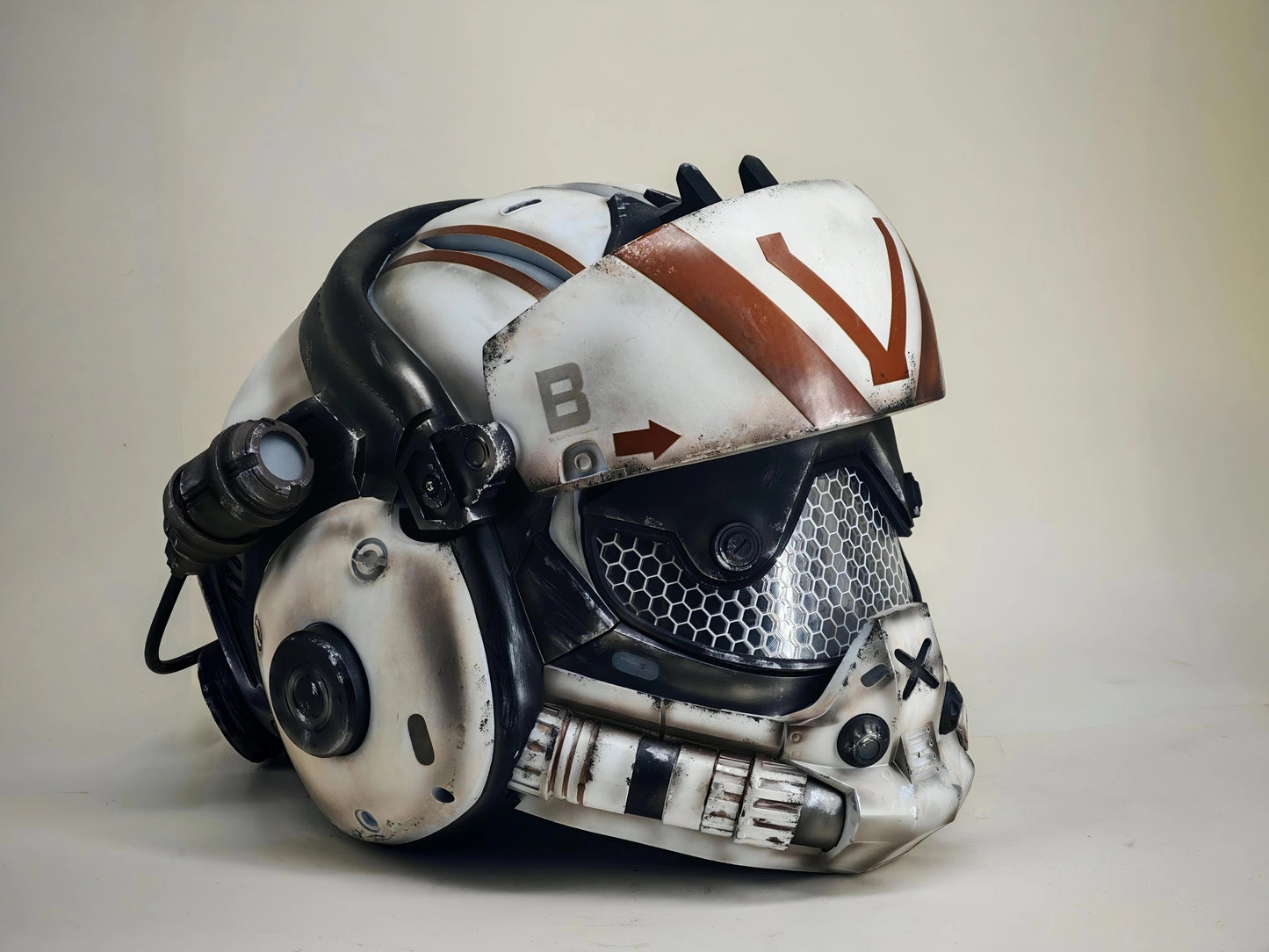 Titanfall 2 Viper Pilot Helmet Replica – Life-Size Cosplay Helmet, Wearable Gaming Display, Exclusive Villain Collectible Prop for Fans
