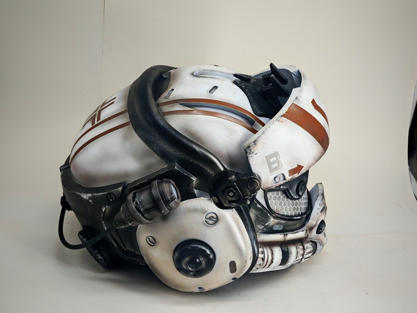 Titanfall 2 Viper Pilot Helmet Replica – Life-Size Cosplay Helmet, Wearable Gaming Display, Exclusive Villain Collectible Prop for Fans