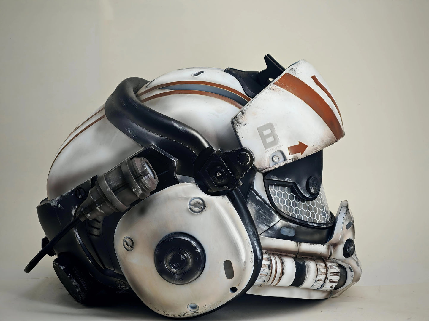 Titanfall 2 Viper Pilot Helmet Replica – Life-Size Cosplay Helmet, Wearable Gaming Display, Exclusive Villain Collectible Prop for Fans