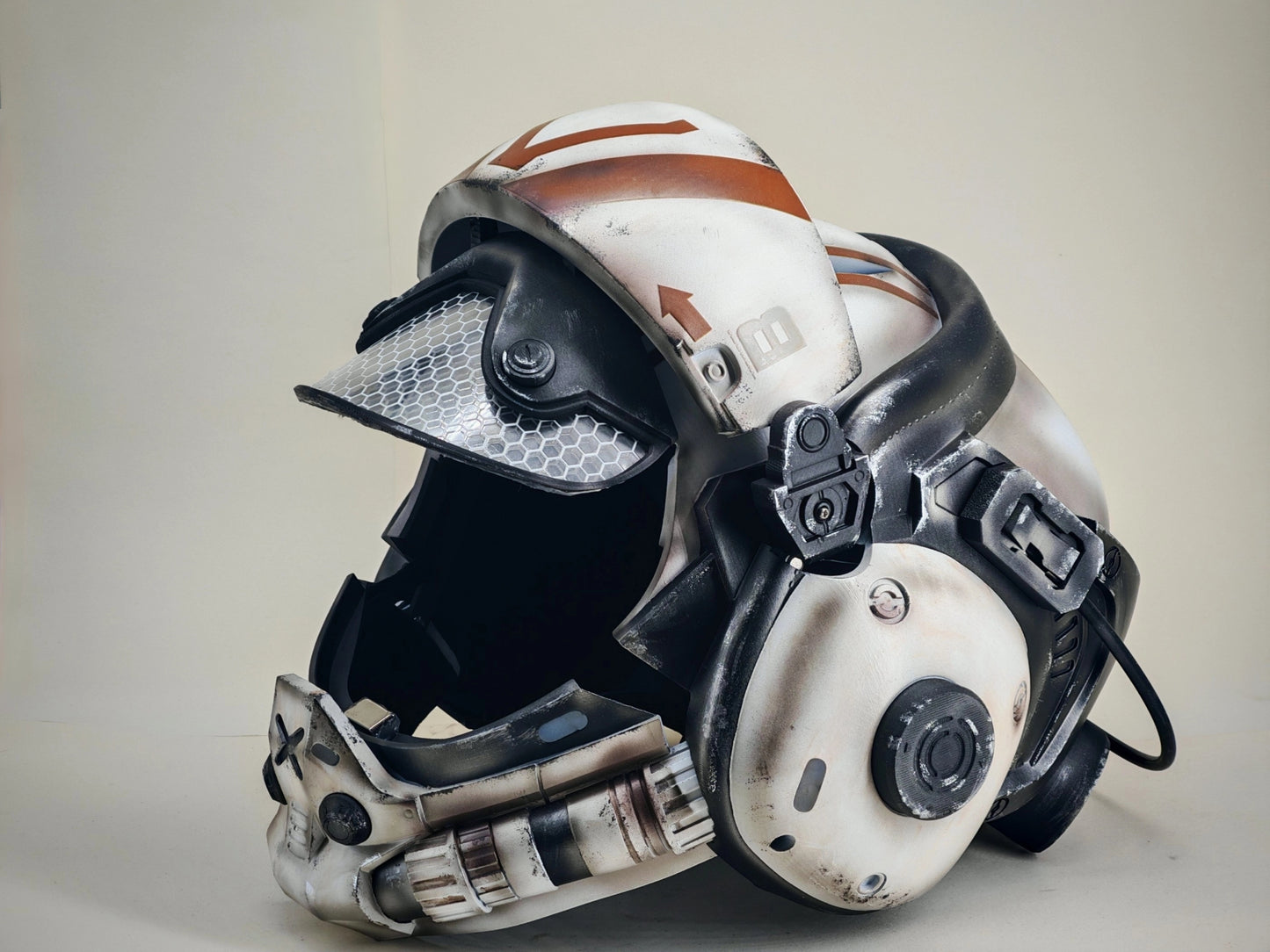 Titanfall 2 Viper Pilot Helmet Replica – Life-Size Cosplay Helmet, Wearable Gaming Display, Exclusive Villain Collectible Prop for Fans