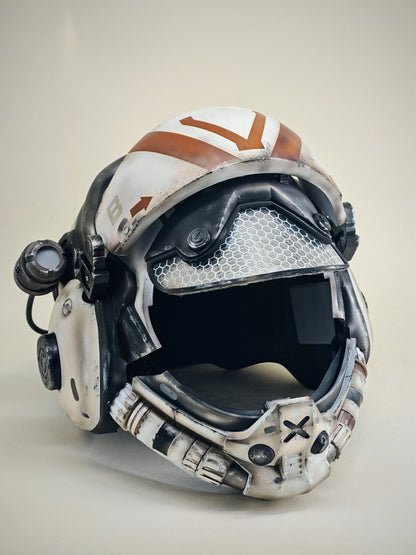Titanfall 2 Viper Pilot Helmet Replica – Life-Size Cosplay Helmet, Wearable Gaming Display, Exclusive Villain Collectible Prop for Fans