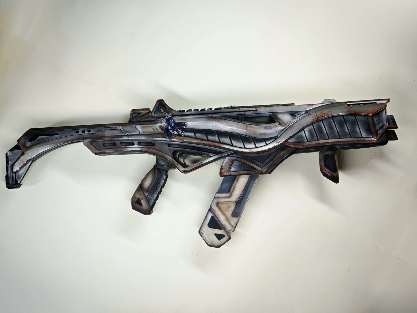 Apex Legends R99 "Blade" Skin Replica Prop – Life-Size SMG Cosplay Weapon, Collectible Display Model for Gamers