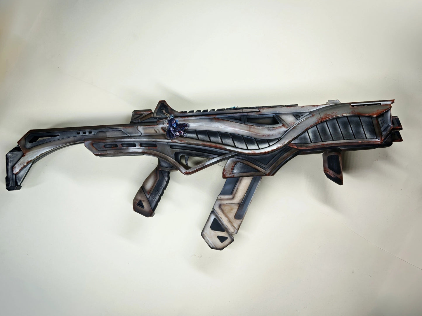 Apex Legends R99 "Blade" Skin Replica Prop – Life-Size SMG Cosplay Weapon, Collectible Display Model for Gamers