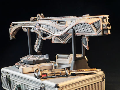 Apex Legends R99 "Blade" Skin Replica Prop – Life-Size SMG Cosplay Weapon, Collectible Display Model for Gamers