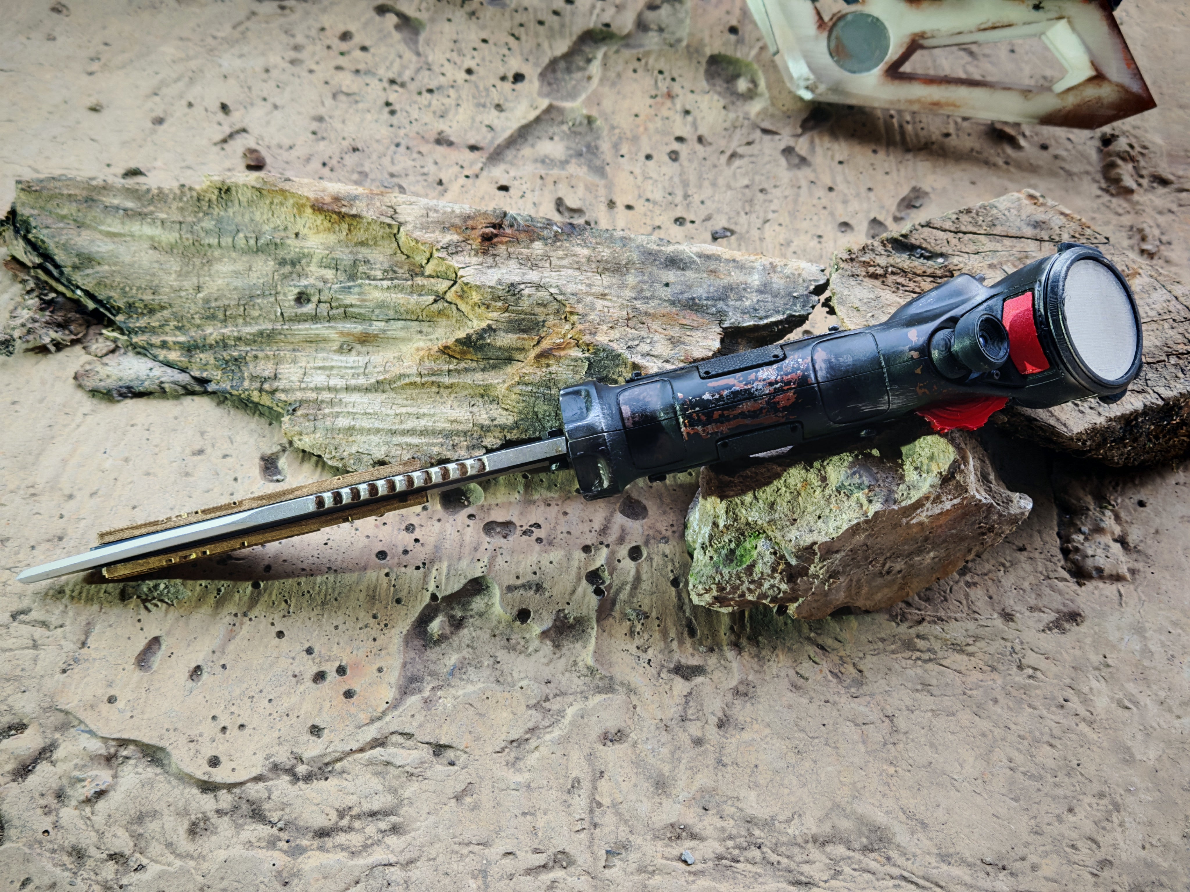 Titanfall 2 Data Knife Replica – Life-Size Full-Scale Prop, Cosplay Accessory, Collectible Gaming Display for Fans