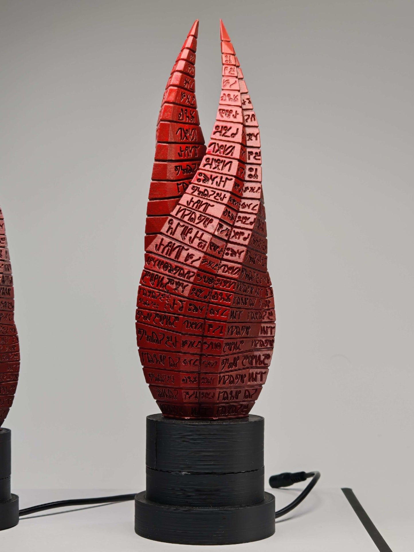 Dead Space Marker LED Desk Lamp – Replica with Iconic Ishimura Red Glow, Gaming Desk Decor, Collectible Horror Light for Fans