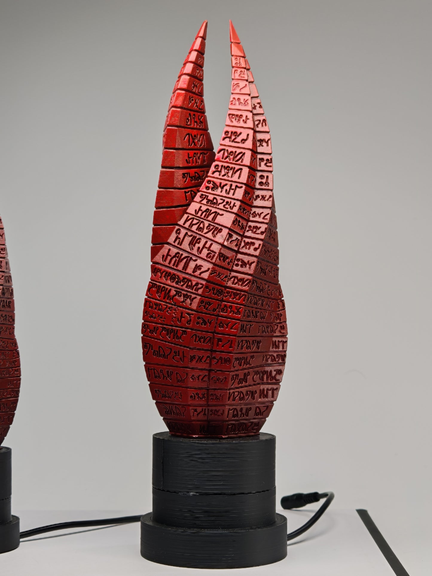 Dead Space Marker LED Desk Lamp – Replica with Iconic Ishimura Red Glow, Gaming Desk Decor, Collectible Horror Light for Fans