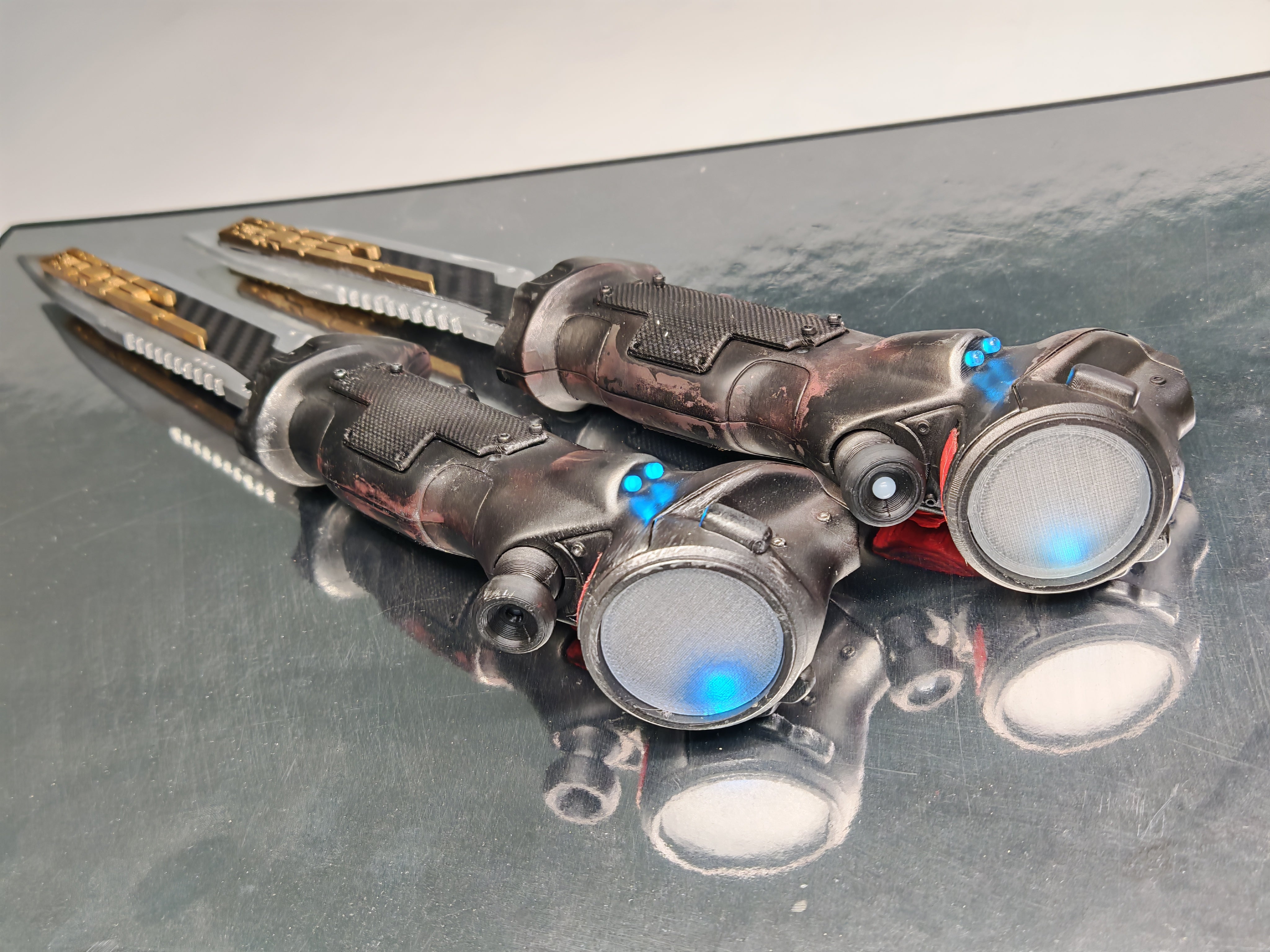 Titanfall 2 Data Knife Replica – Life-Size Full-Scale Prop, Cosplay Accessory, Collectible Gaming Display for Fans