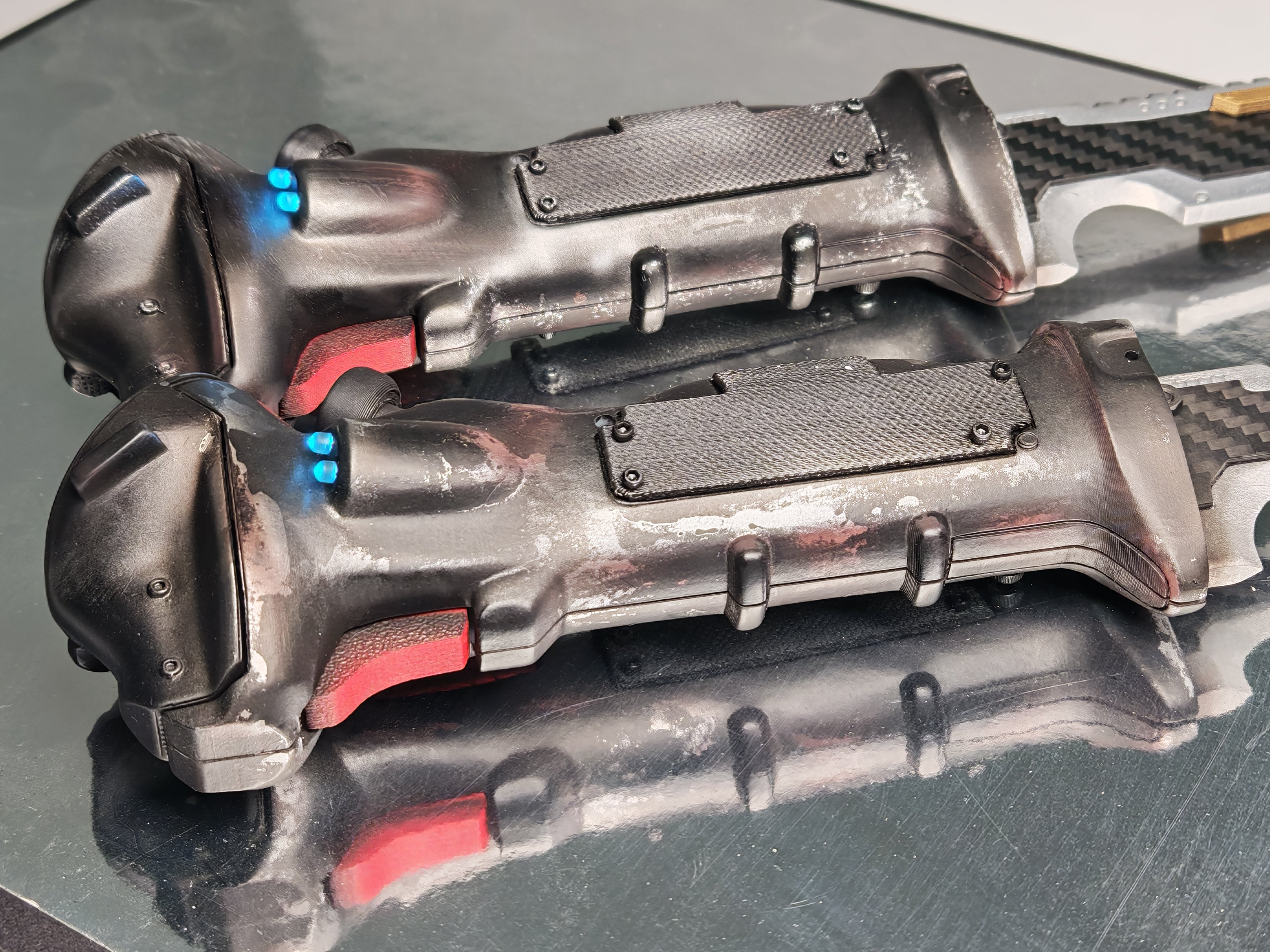 Titanfall 2 Data Knife Replica – Life-Size Full-Scale Prop, Cosplay Accessory, Collectible Gaming Display for Fans