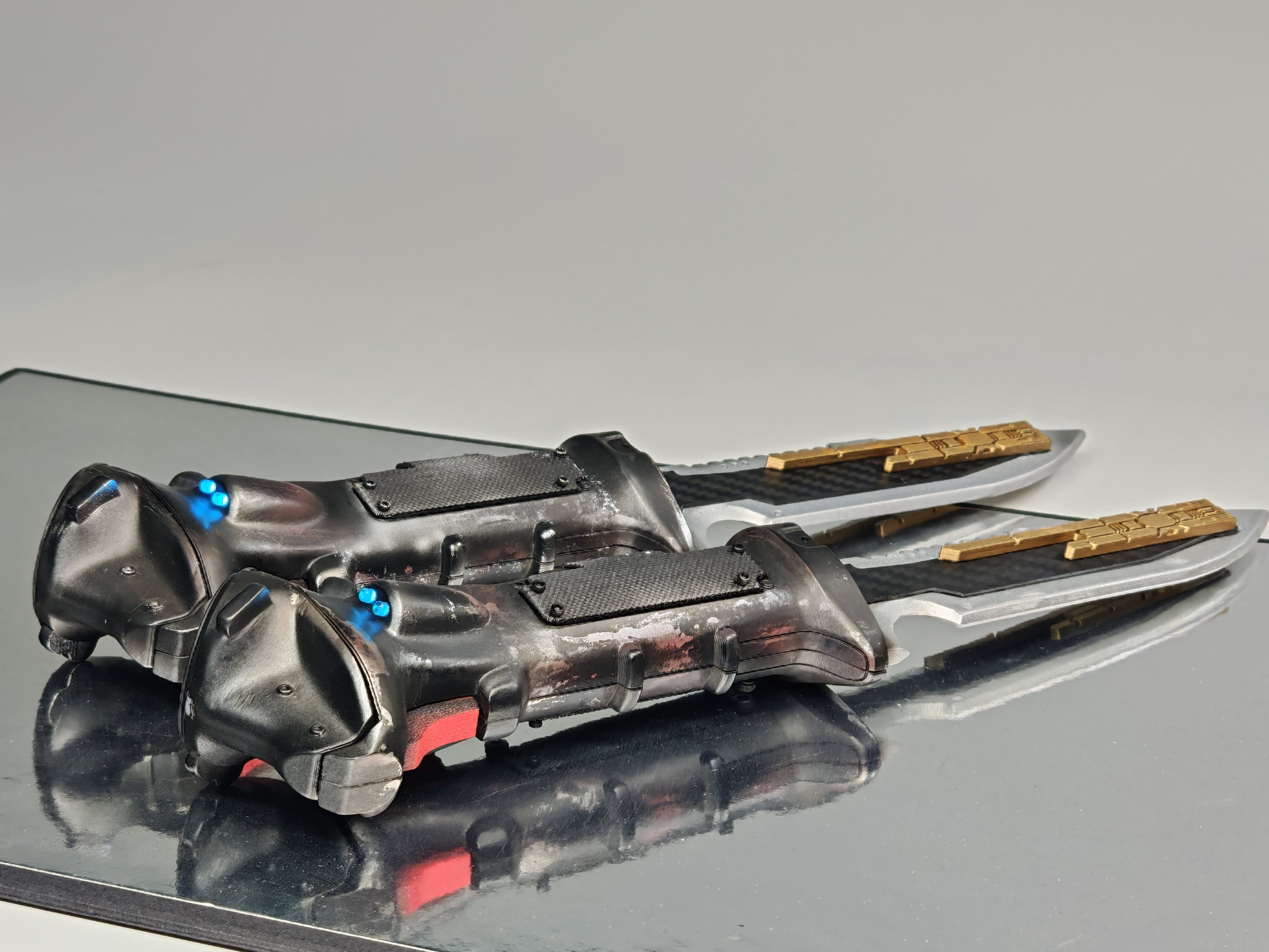 Titanfall 2 Data Knife Replica – Life-Size Full-Scale Prop, Cosplay Accessory, Collectible Gaming Display for Fans
