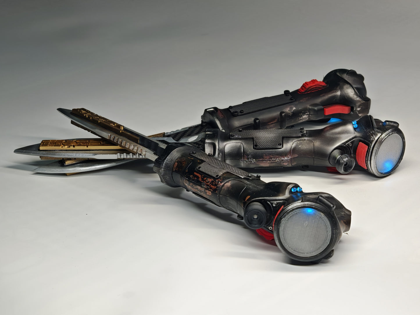 Titanfall 2 Data Knife Replica – Life-Size Full-Scale Prop, Cosplay Accessory, Collectible Gaming Display for Fans