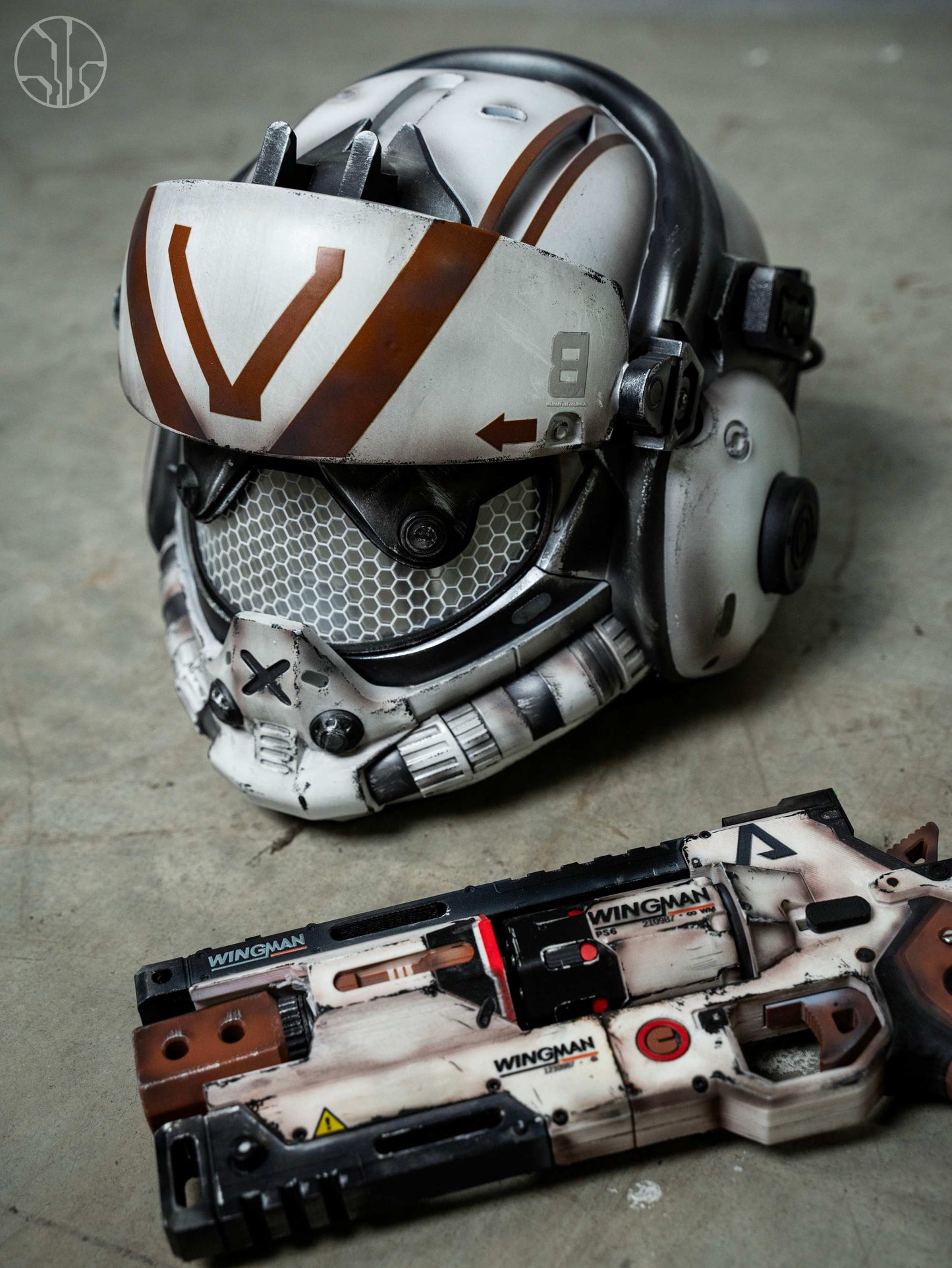 Titanfall 2 Viper Pilot Helmet Replica – Life-Size Cosplay Helmet, Wearable Gaming Display, Exclusive Villain Collectible Prop for Fans
