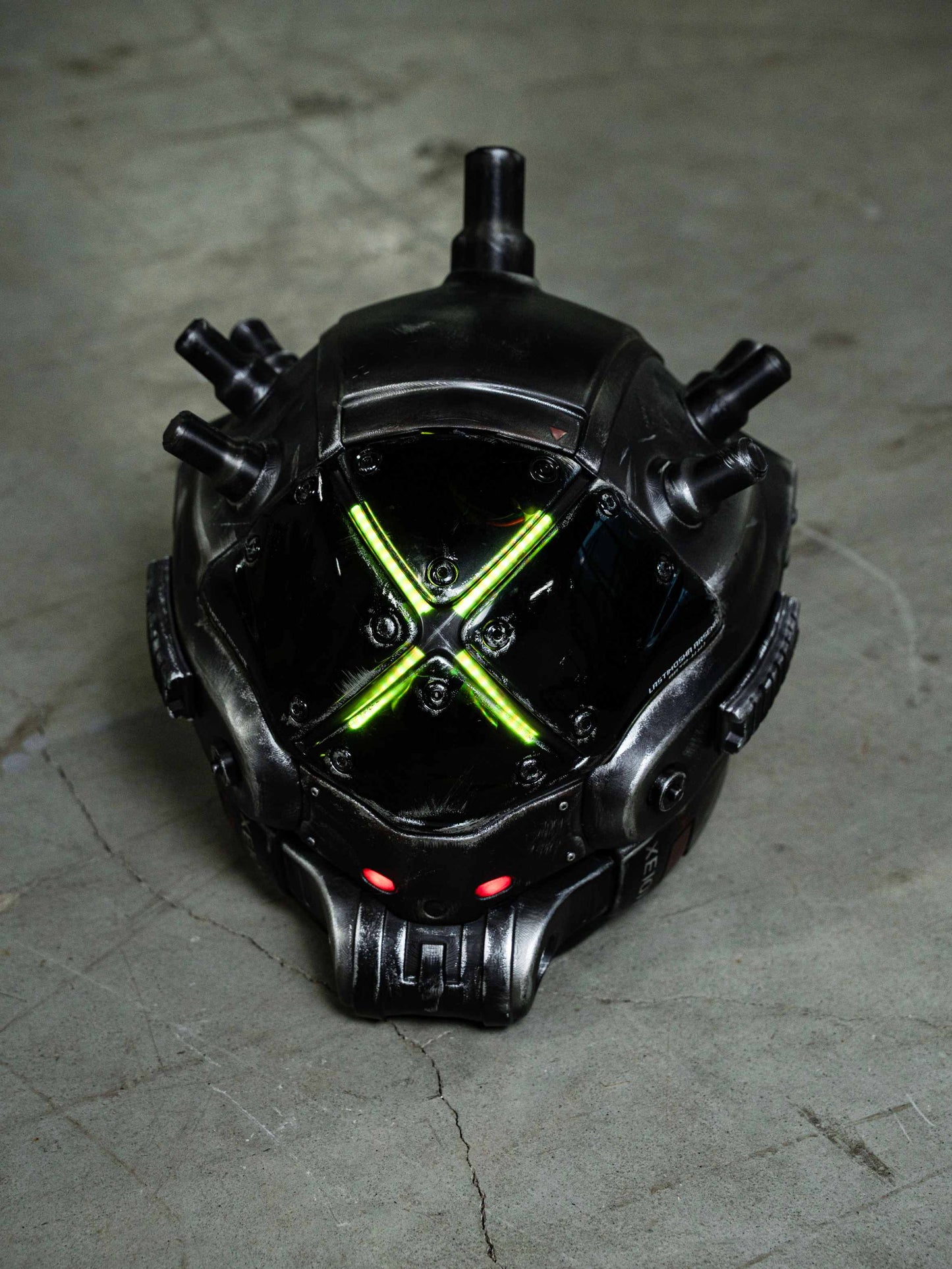 Titanfall Cloak Pilot Helmet Replica – Life-Size Cosplay Helmet, Wearable Premium Frontier Hunter Prop, Collectible Gaming Display for Fans