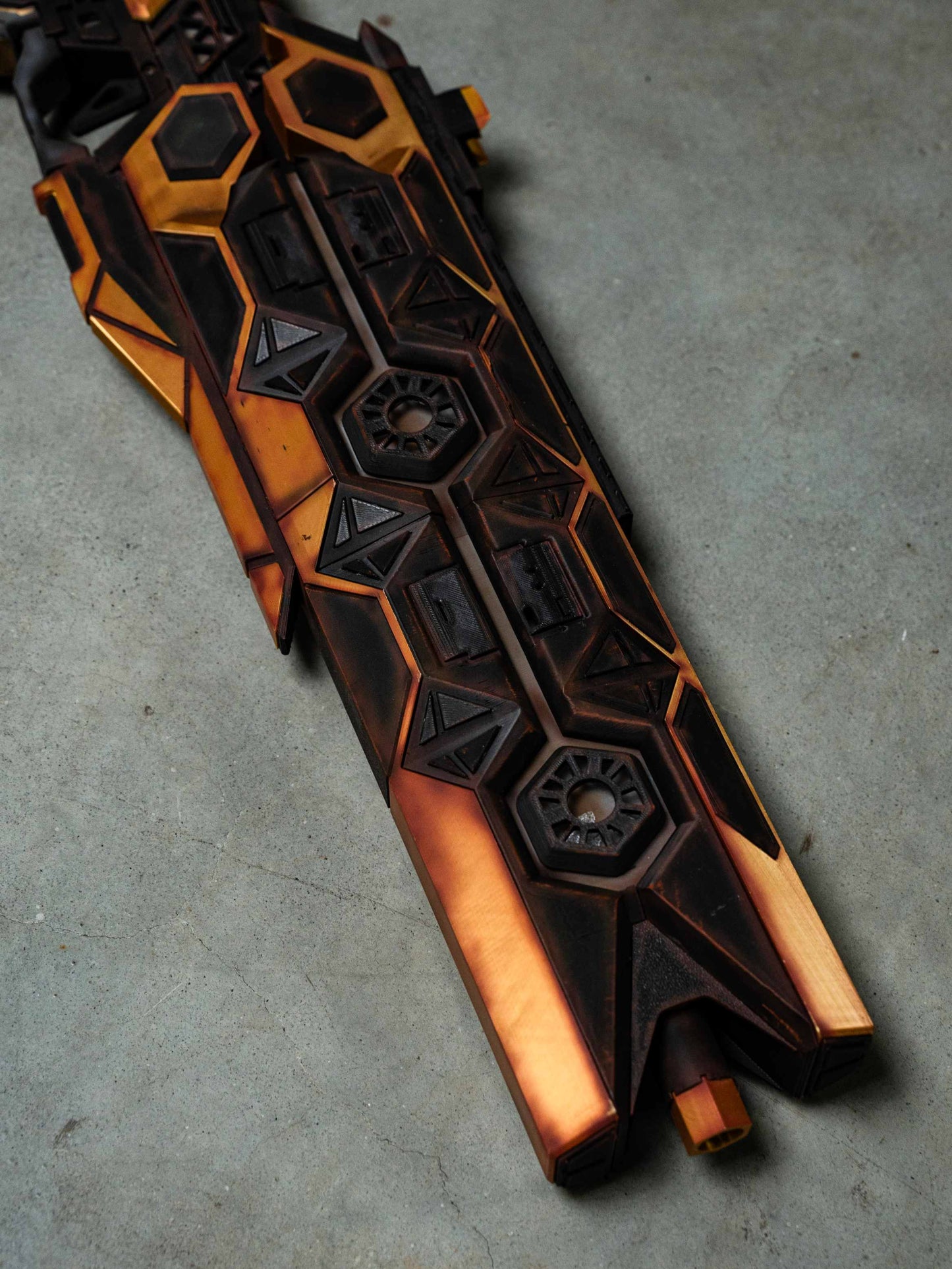 Apex Legends VK-47 "Black & Gold Tech" Replica Prop – Life-Size Assault Rifle, Cosplay Weapon, Collectible Gaming Display for Fans