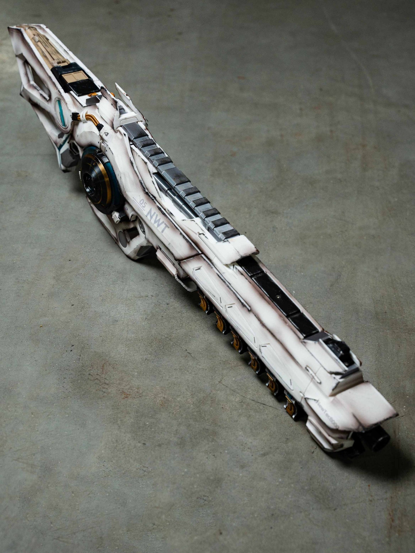 Apex Legends "Valkyrie's Revenge" Replica Prop – Life-Size Cosplay Weapon, Collectible Gaming Armor Display for Fans