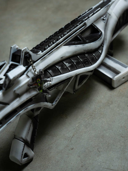 Apex Legends R99 "Blade" Skin Replica Prop – Life-Size SMG Cosplay Weapon, Collectible Display Model for Gamers