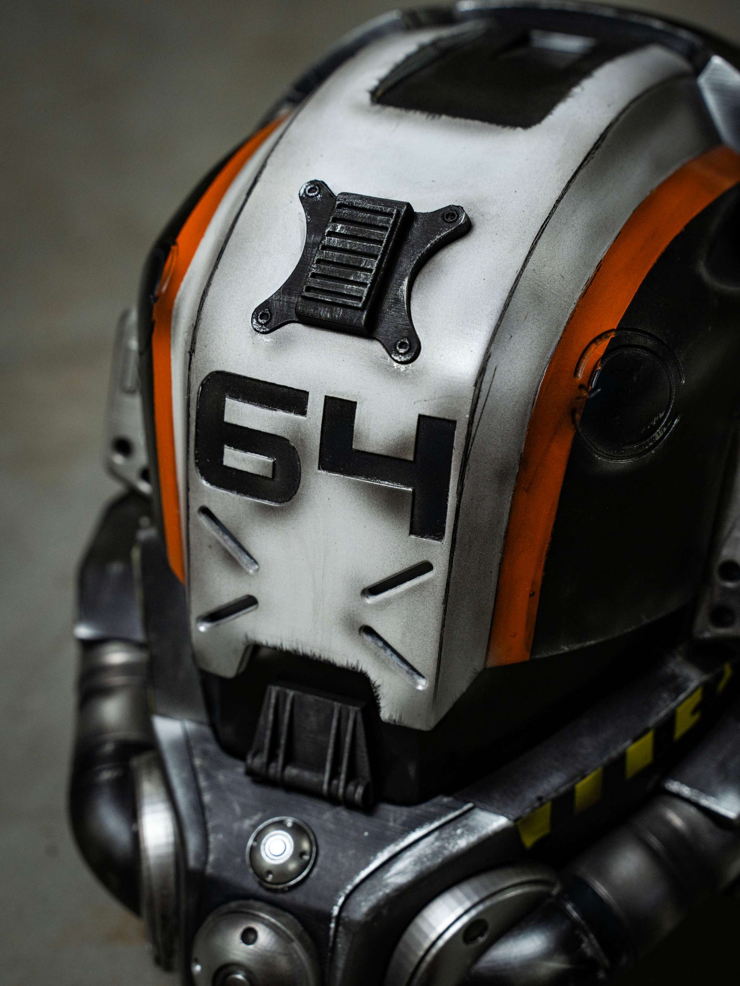 Titanfall Militia Assault Pilot Helmet Replica – Life-Size Cosplay Helmet, Wearable 6-4 Squadron Tribute, Collectible Gaming Display for Fans