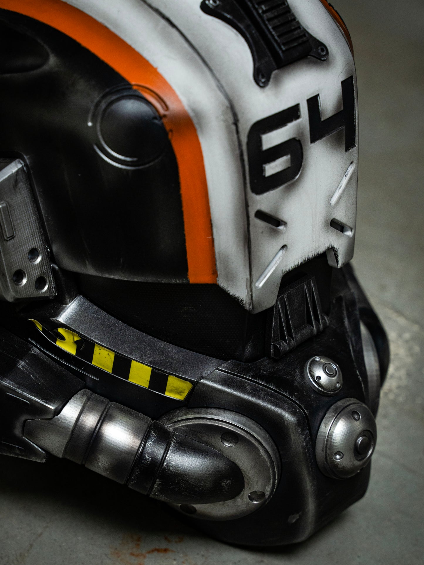Titanfall Militia Assault Pilot Helmet Replica – Life-Size Cosplay Helmet, Wearable 6-4 Squadron Tribute, Collectible Gaming Display for Fans