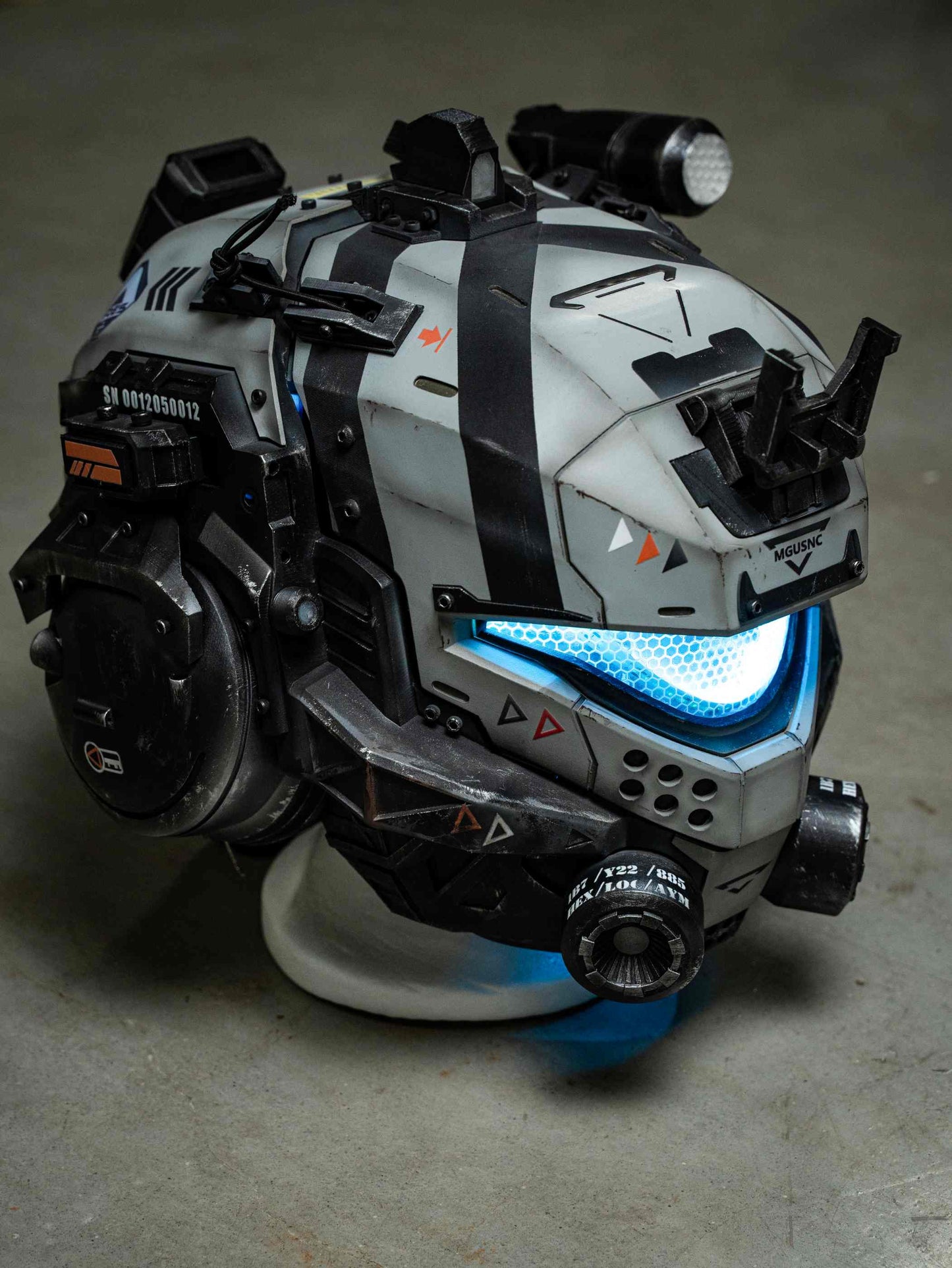 Titanfall 2 Pulse Blade Pilot Helmet – Life-Size Wearable Replica, Cosplay Helmet, Collectible Gaming Display Prop for Fans
