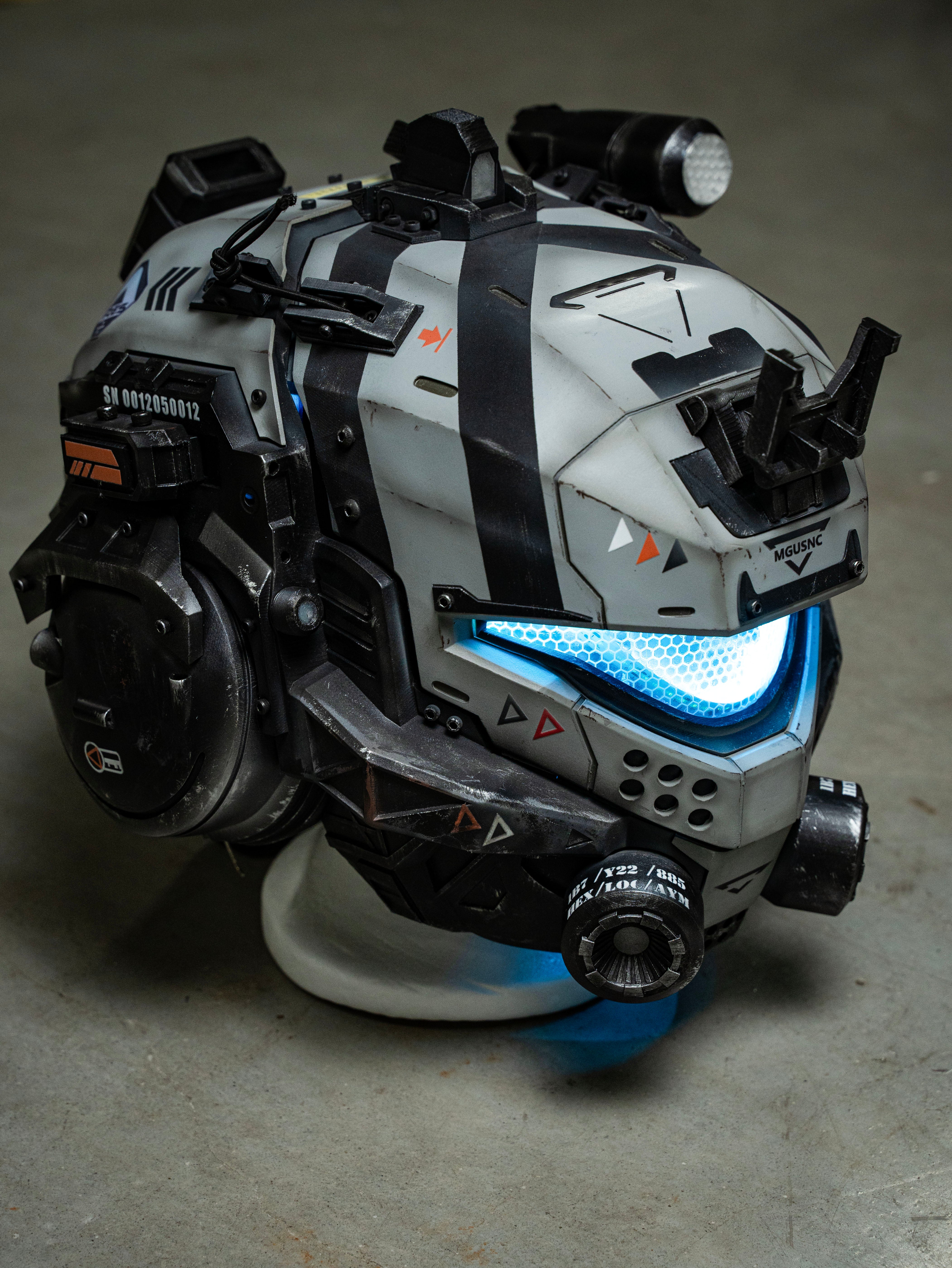 Titanfall 2 Pulse Blade Pilot Helmet – Life-Size Wearable Replica, Cosplay Helmet, Collectible Gaming Display Prop for Fans