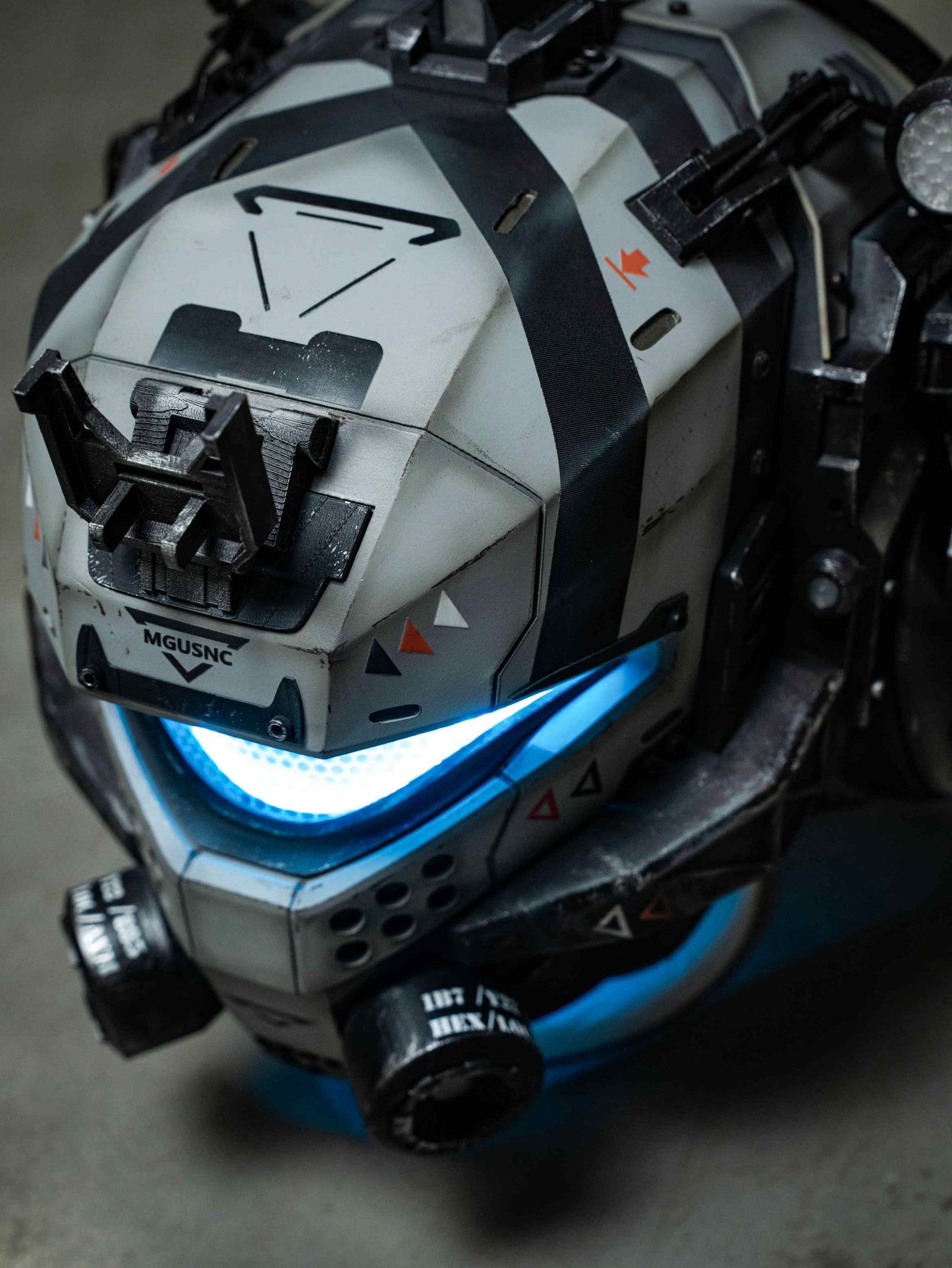 Titanfall 2 Pulse Blade Pilot Helmet – Life-Size Wearable Replica, Cosplay Helmet, Collectible Gaming Display Prop for Fans