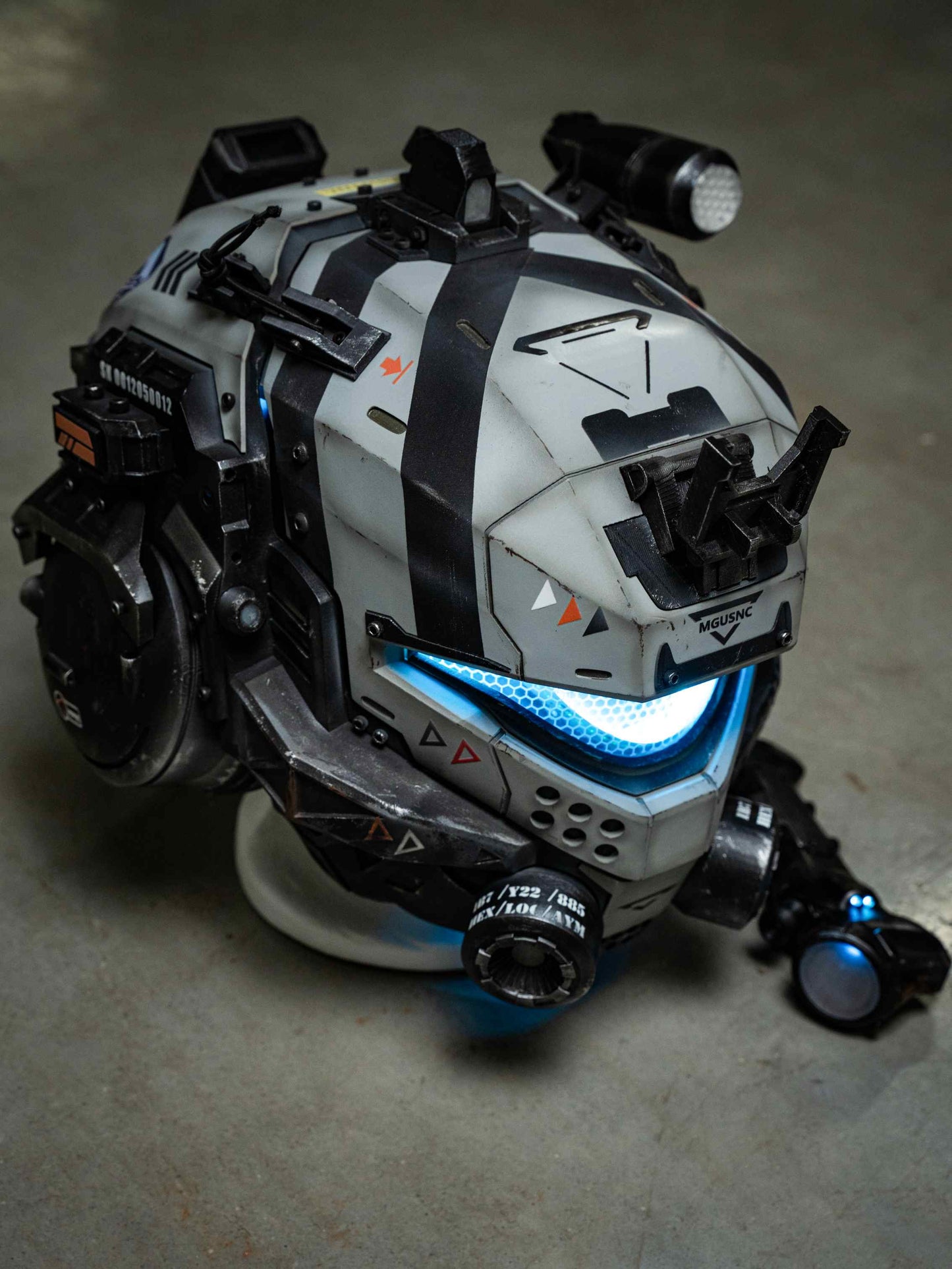 Titanfall 2 Pulse Blade Pilot Helmet – Life-Size Wearable Replica, Cosplay Helmet, Collectible Gaming Display Prop for Fans
