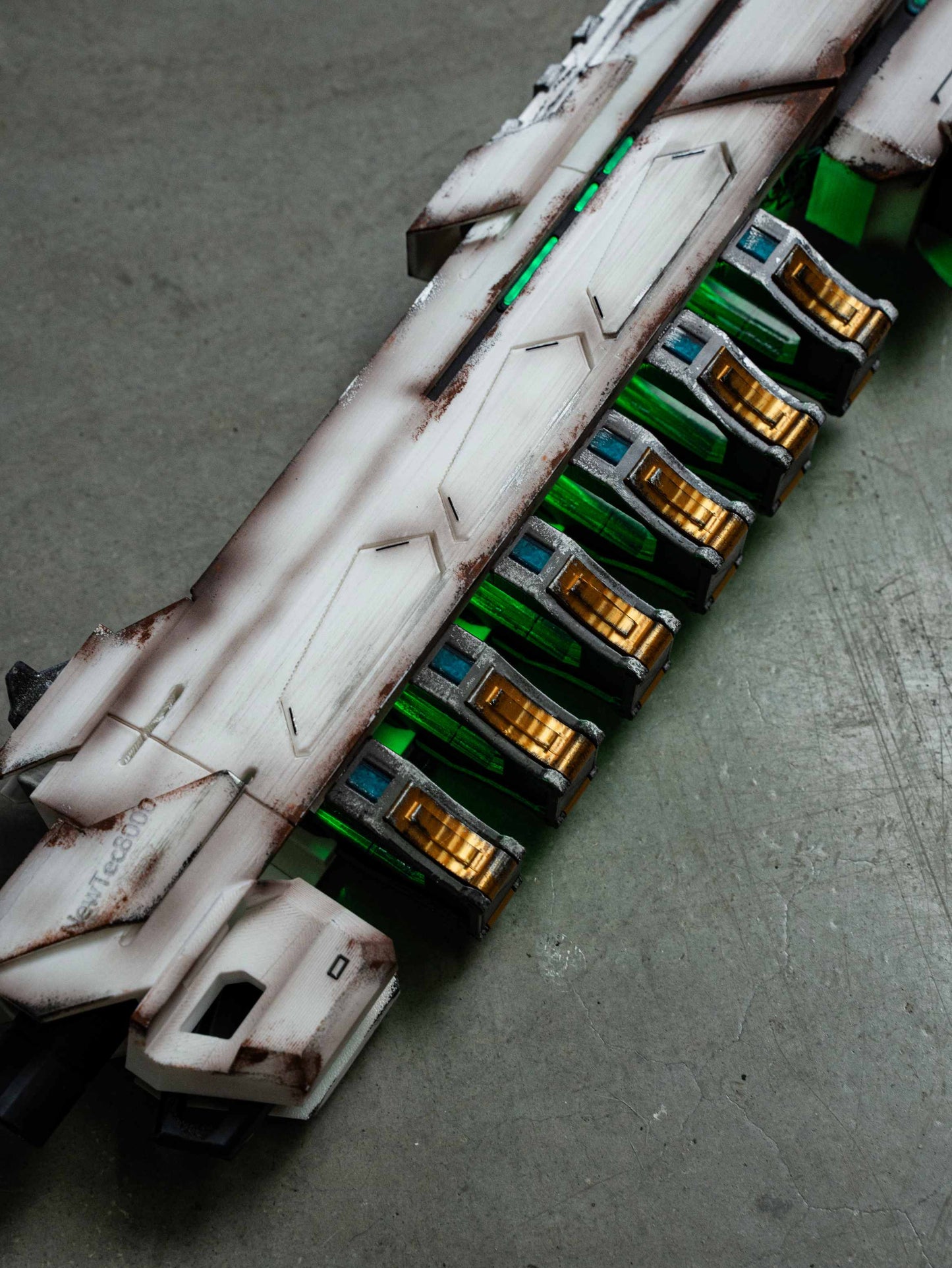 Apex Legends "Valkyrie's Revenge" Replica Prop – Life-Size Cosplay Weapon, Collectible Gaming Armor Display for Fans