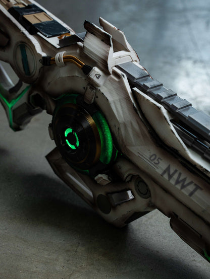 Apex Legends "Valkyrie's Revenge" Replica Prop – Life-Size Cosplay Weapon, Collectible Gaming Armor Display for Fans