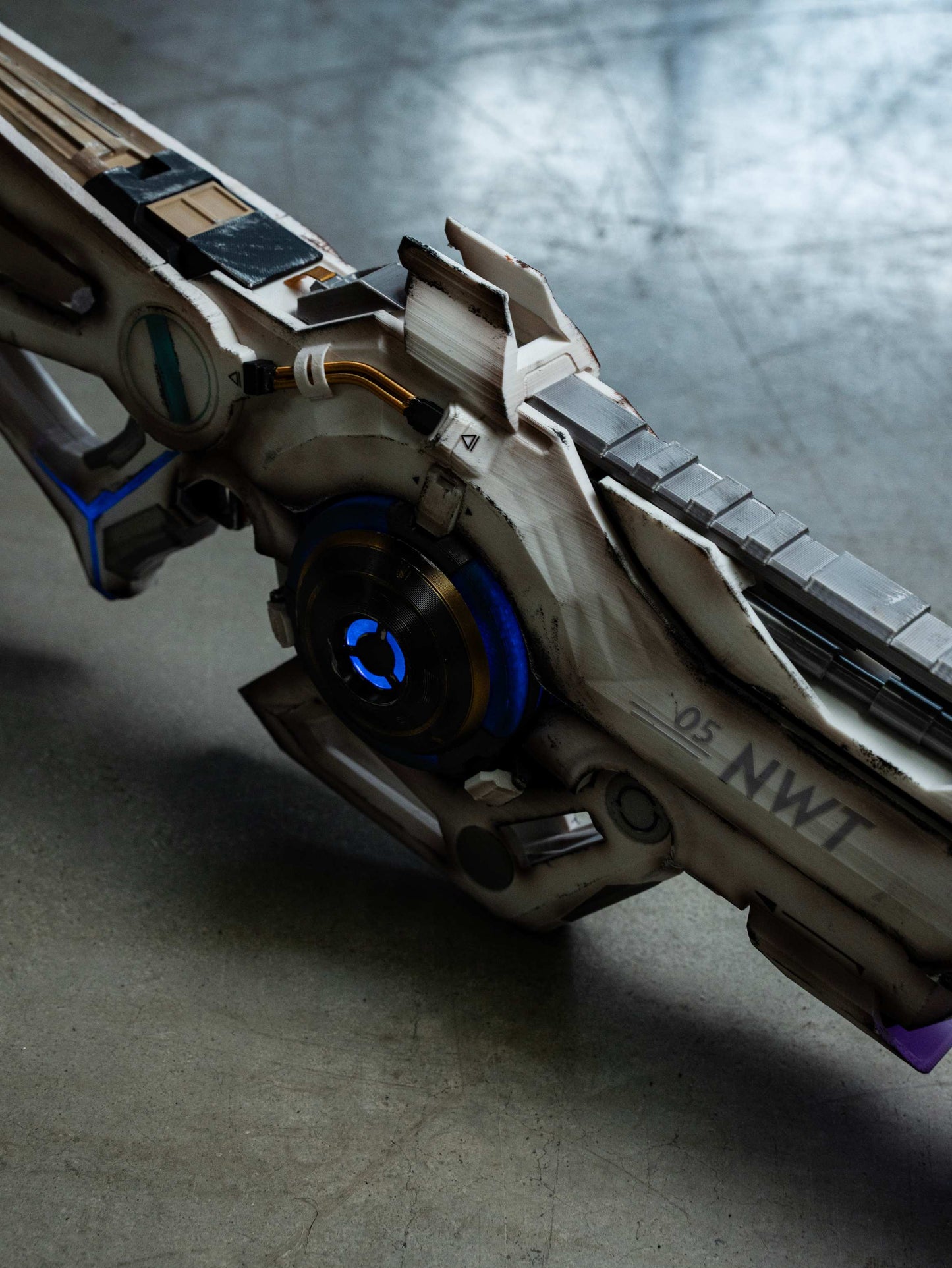 Apex Legends "Valkyrie's Revenge" Replica Prop – Life-Size Cosplay Weapon, Collectible Gaming Armor Display for Fans