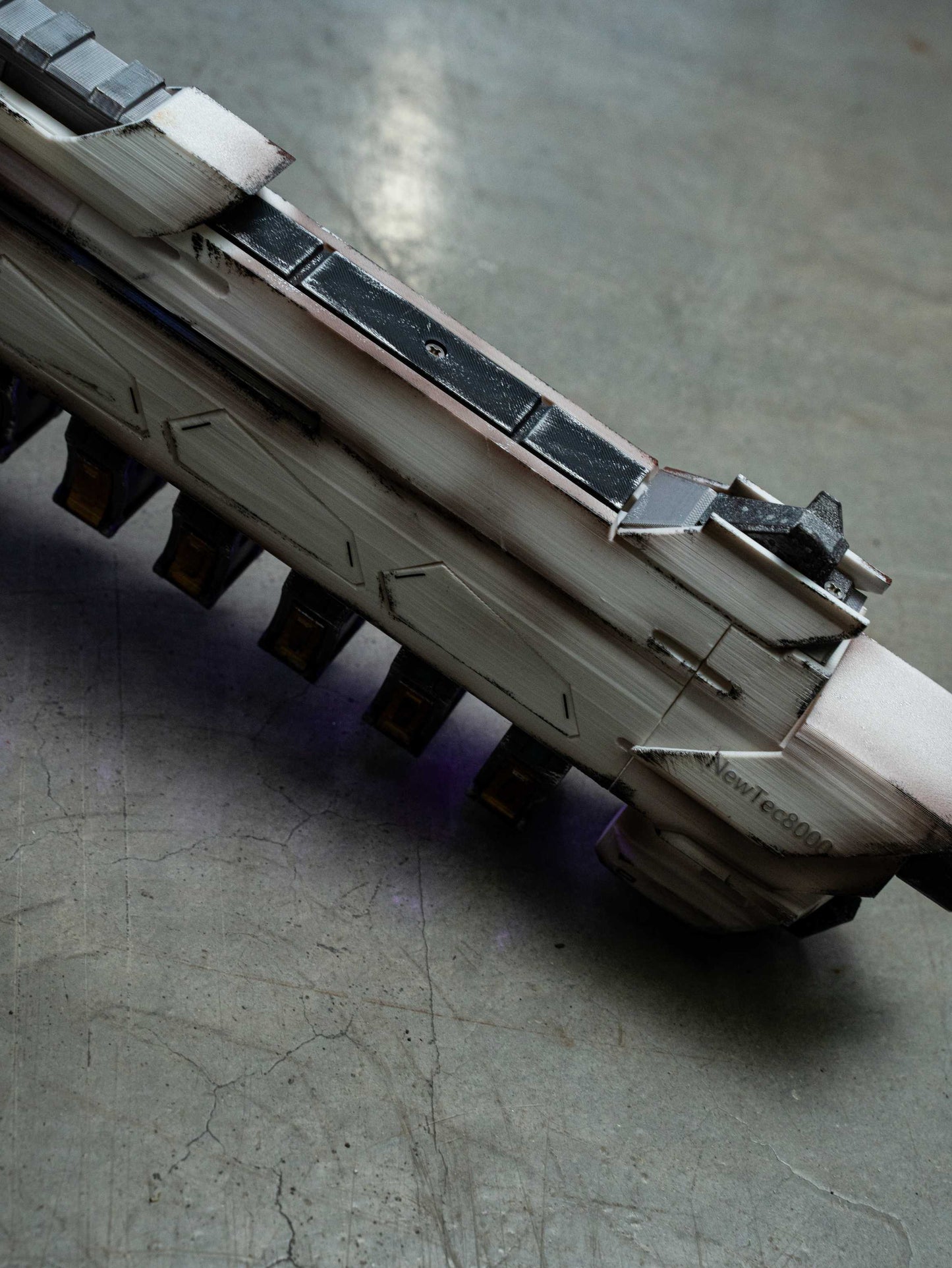 Apex Legends "Valkyrie's Revenge" Replica Prop – Life-Size Cosplay Weapon, Collectible Gaming Armor Display for Fans