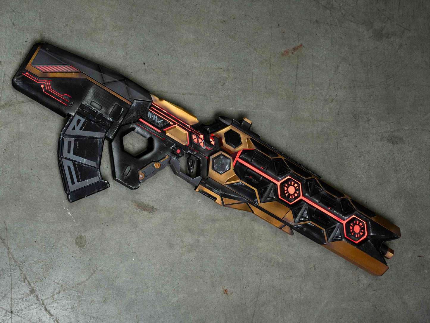 Apex Legends VK-47 "Black & Gold Tech" Replica Prop – Life-Size Assault Rifle, Cosplay Weapon, Collectible Gaming Display for Fans
