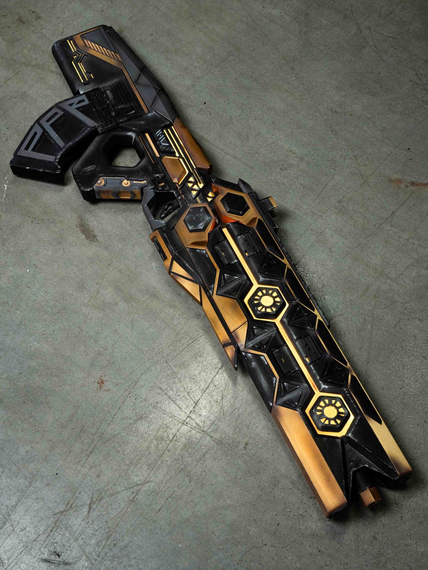 Apex Legends VK-47 "Black & Gold Tech" Replica Prop – Life-Size Assault Rifle, Cosplay Weapon, Collectible Gaming Display for Fans