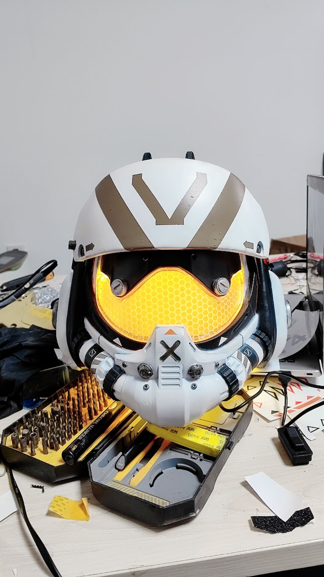Titanfall 2 Viper Pilot Helmet Replica – Life-Size Cosplay Helmet, Wearable Gaming Display, Exclusive Villain Collectible Prop for Fans